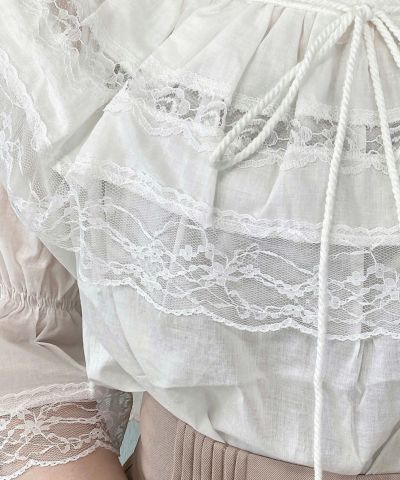 off white / lace