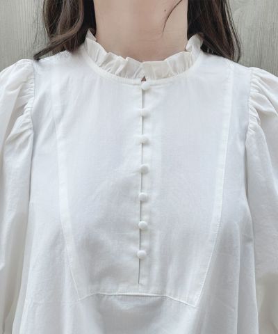 off white / button