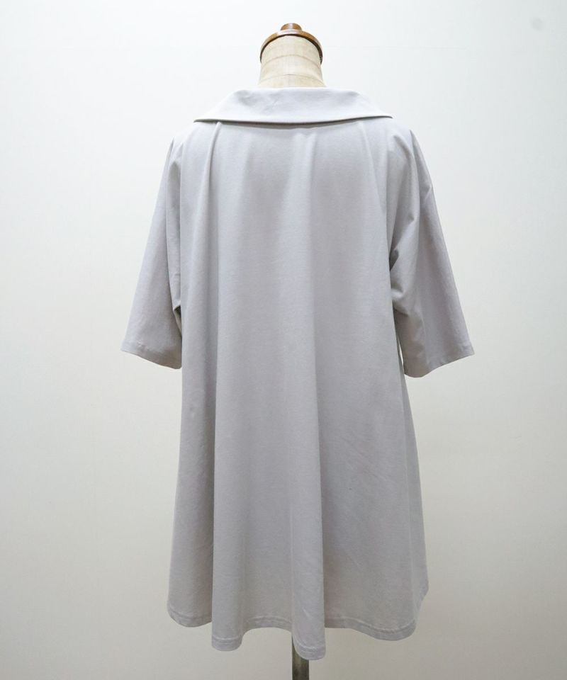 バック (light gray)