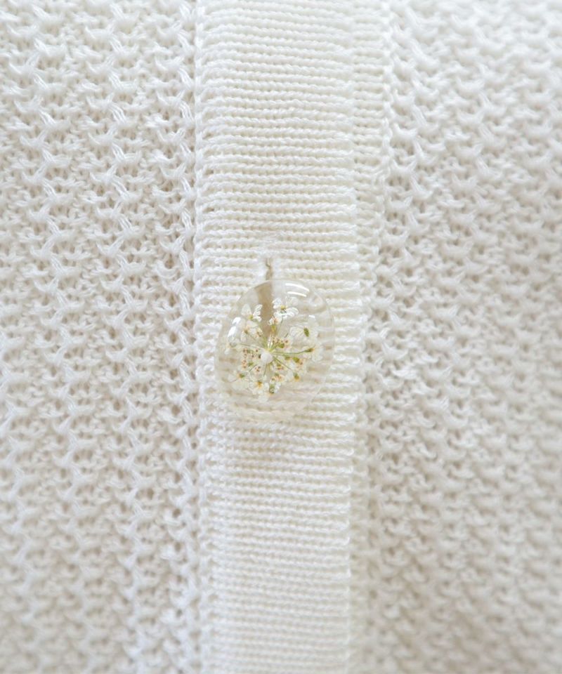 Button (off white)