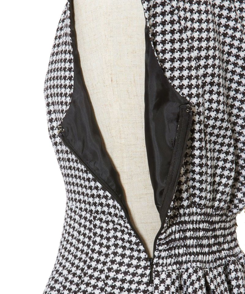 Side fastener (black x gray)