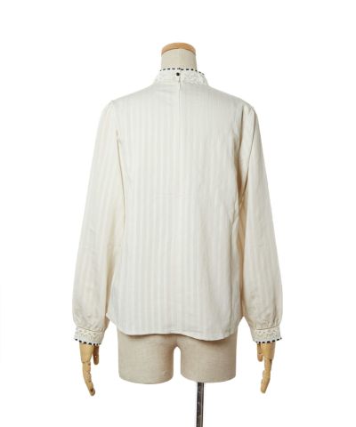 Back (ivory × black)