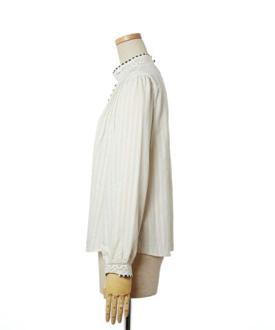 Side (ivory x black)