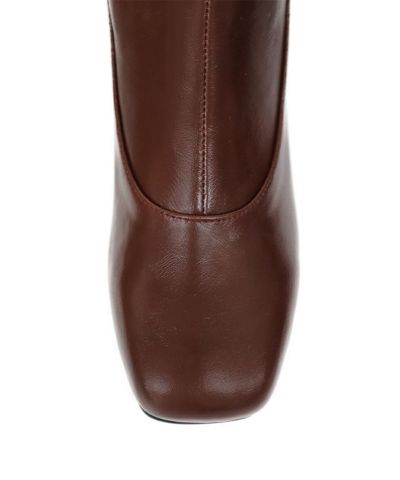 toes (brown)