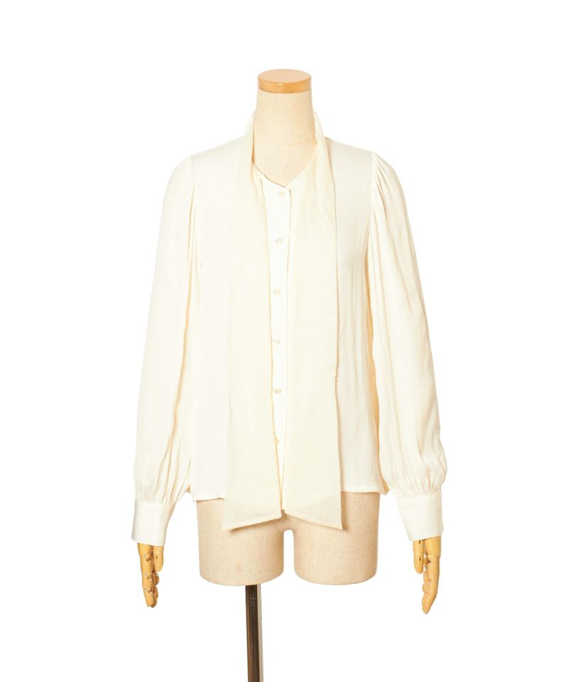 When the bowtie is unwound (ivory)