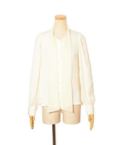 When the bowtie is unwound (ivory)
