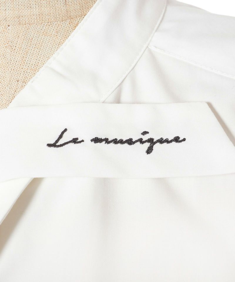 Logo embroidery (off white)