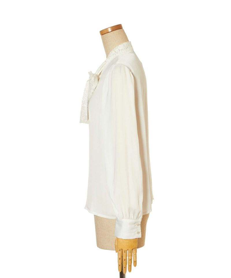 Side (off white)