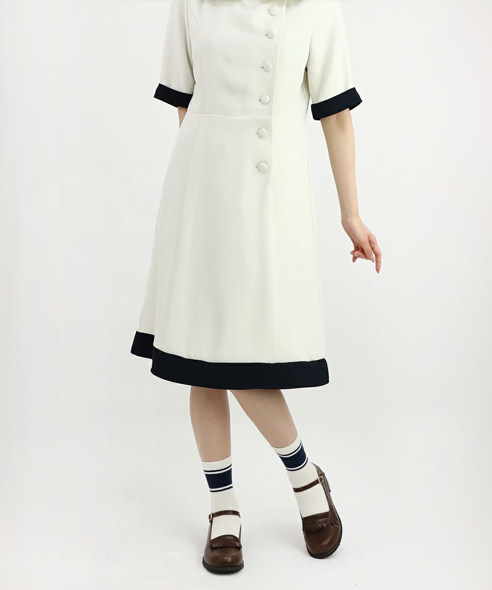 off white / 162cm / タイを外した状態