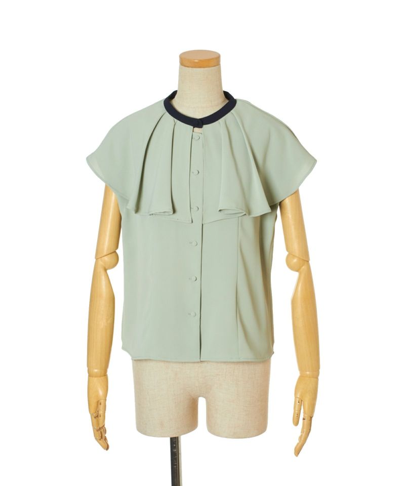 Tie removed (green×navy)