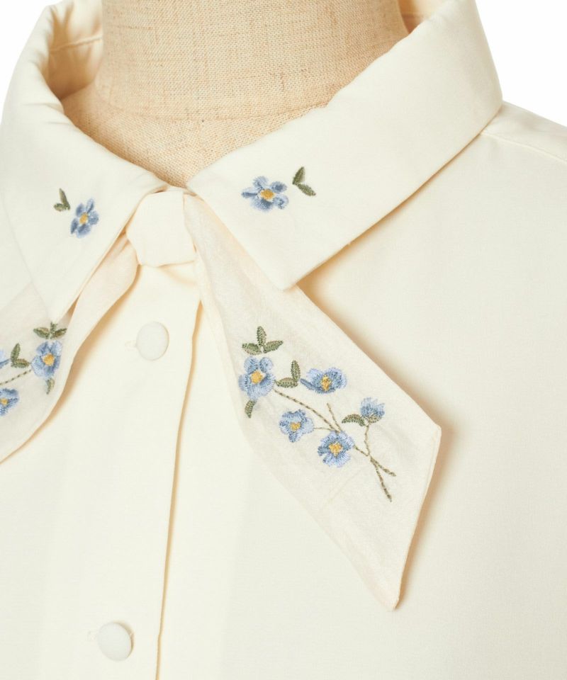 Embroidery up (off white)