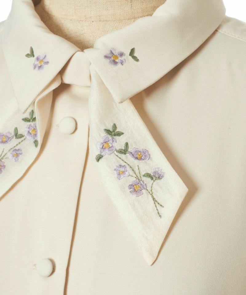 Embroidery up (pink beige)