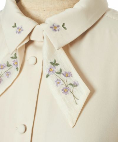 Embroidery up (pink beige)