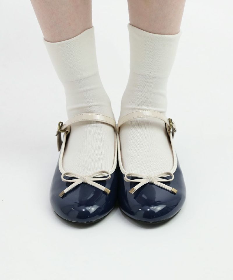 Navy × white