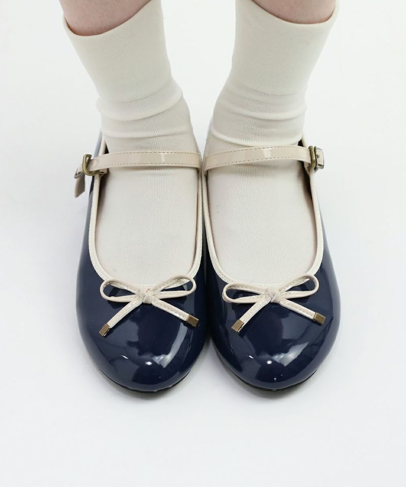 Navy × white