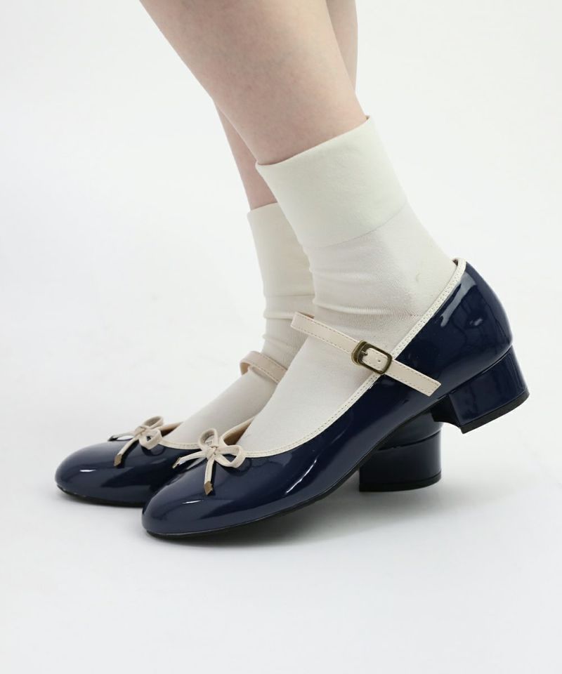 Navy × white