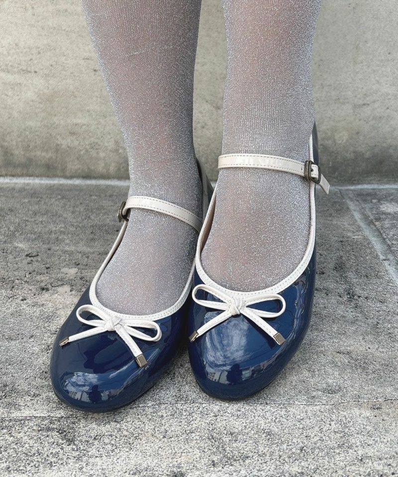 Navy × white