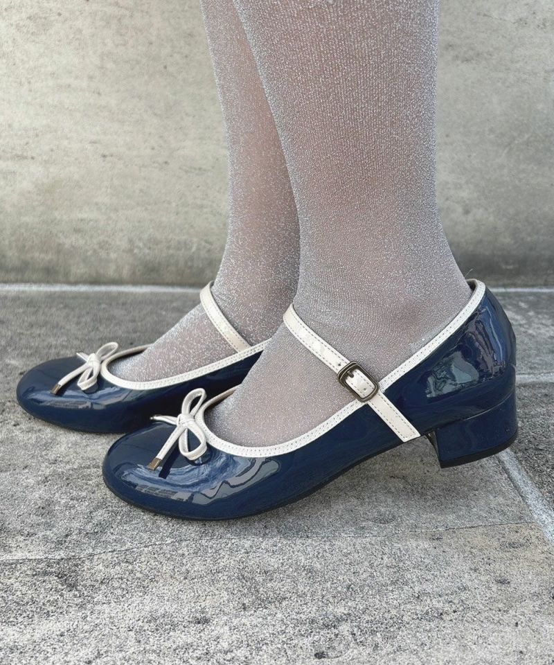 Navy × white