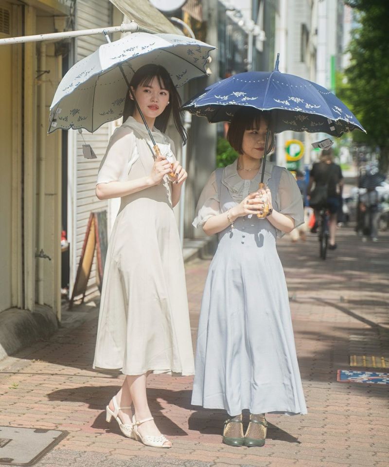 左：beige / 167cm / フリーサイズ着用　右：blue gray / 149cm / フリーサイズ着用