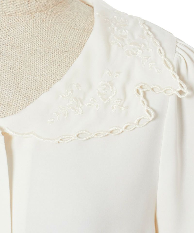 Embroidery up (off white)