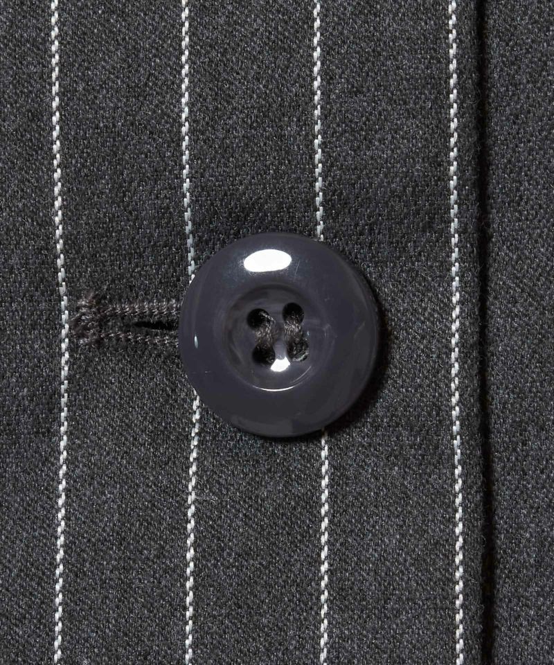 Button up (gray)
