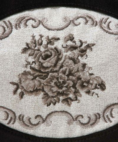 Embroidery up (black)