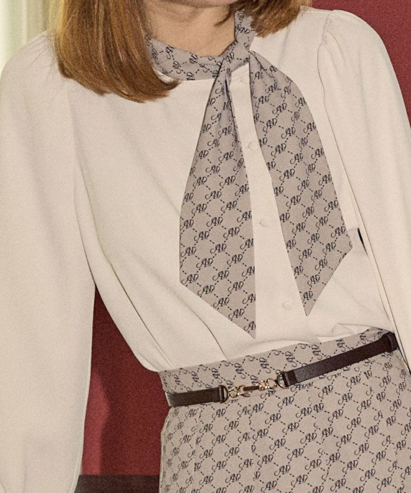 off white × beige