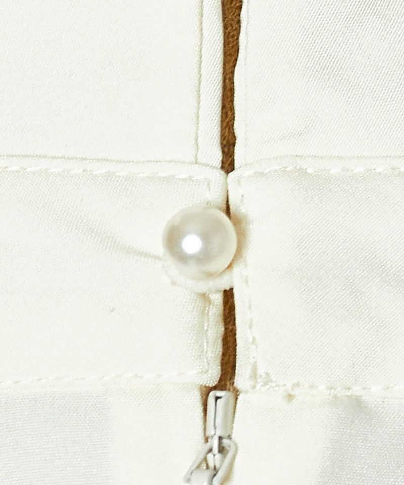 Back button up (ivory)