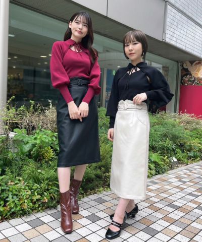 Left: black / 167cm Right: ivory / 149cm