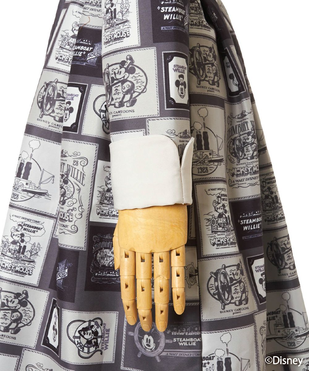 袖元アップ (black×white)