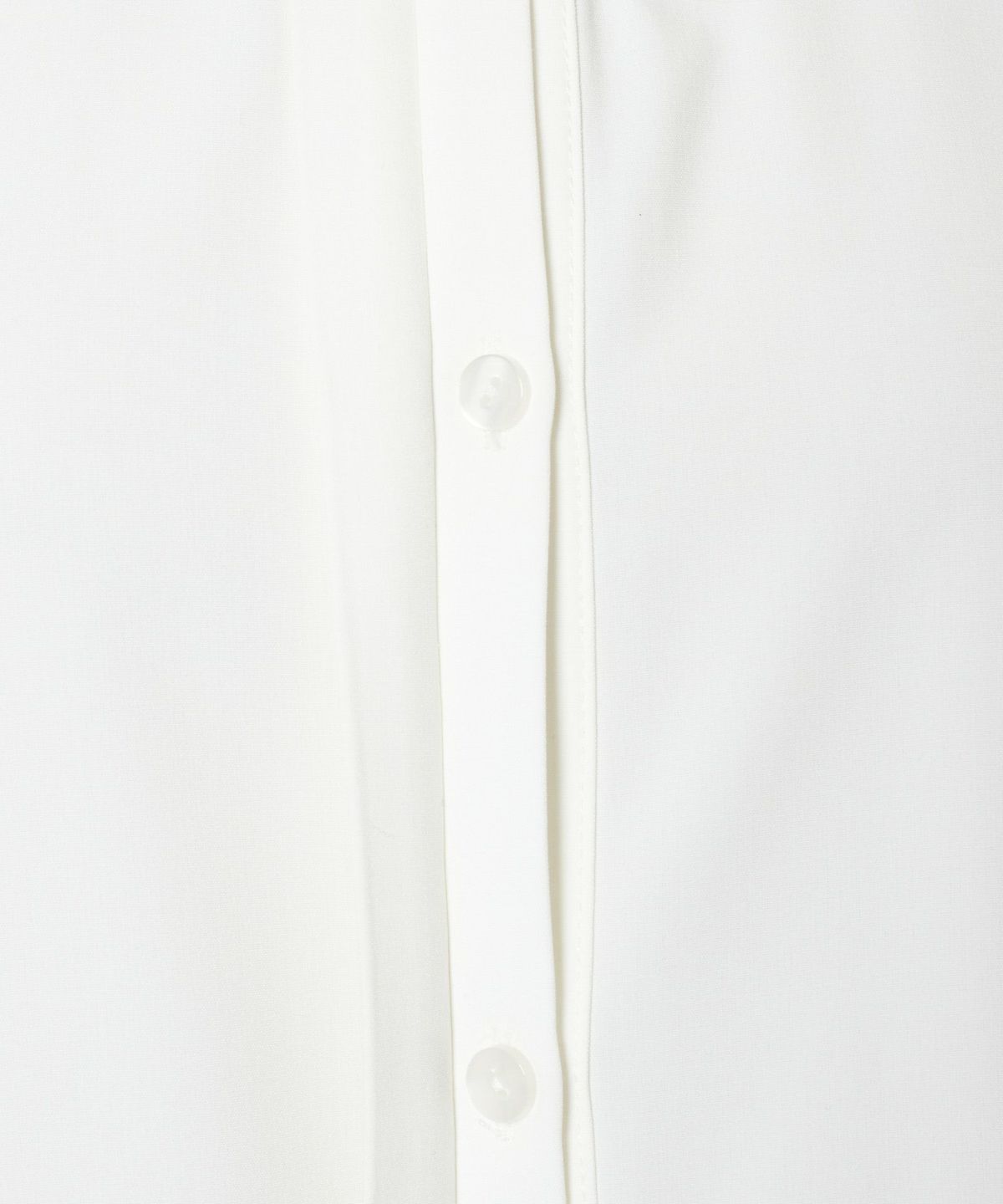 ボタンアップ（white）