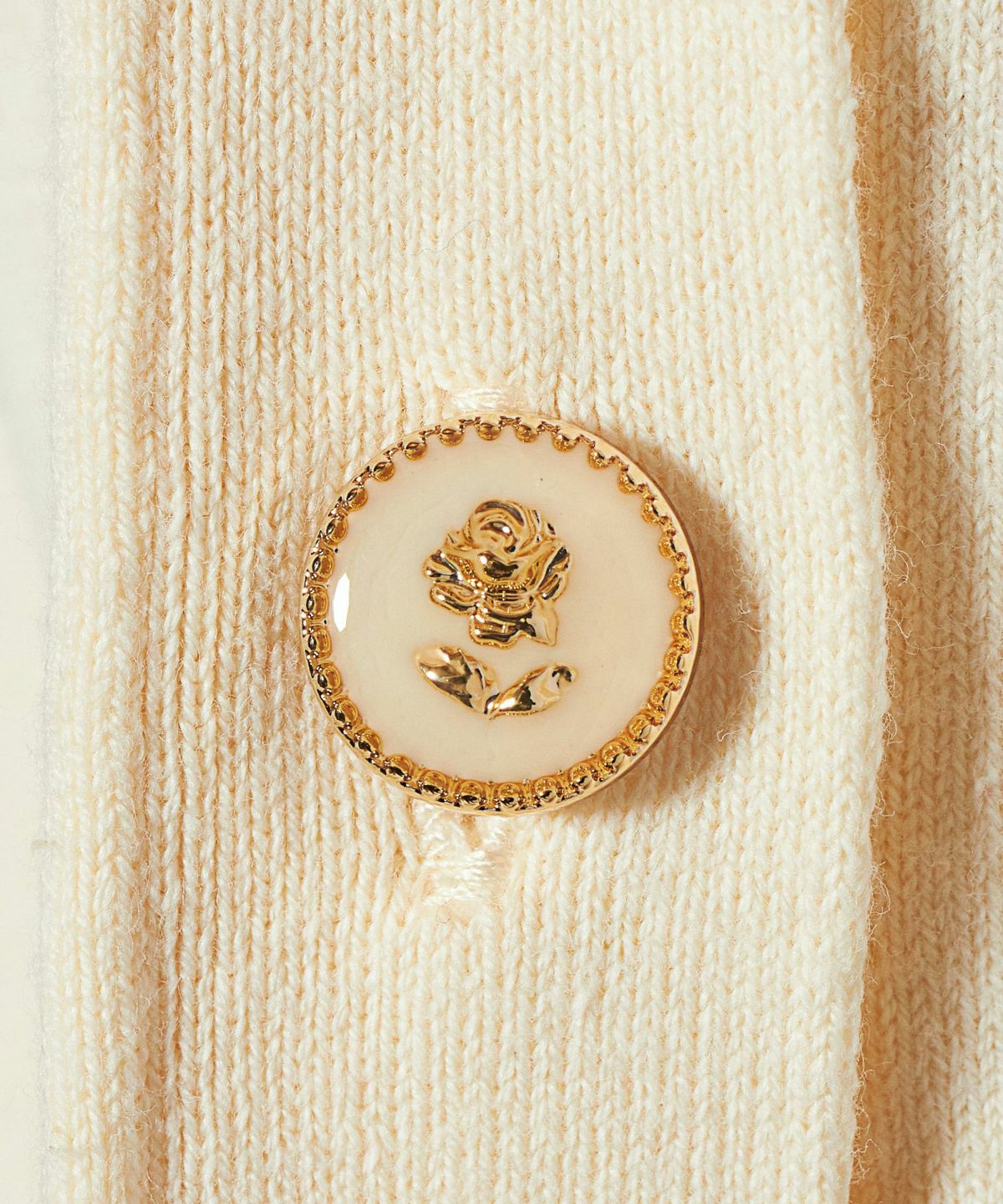 釦アップ (off white)