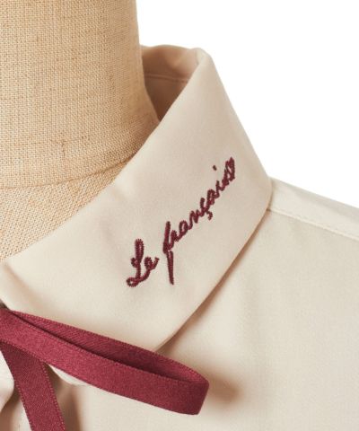 Logo embroidery up (beige×red)
