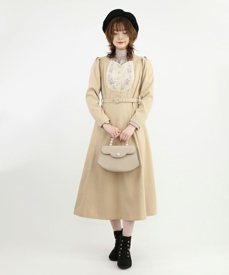 beige / 160cm / layered with a blouse