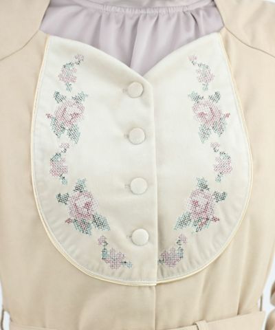 beige / 160cm / layered with a blouse