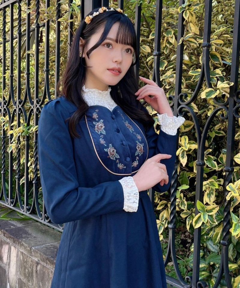 navy / 167cm / layered with lace tops