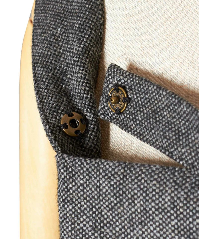Button to remove front tie (dark gray)