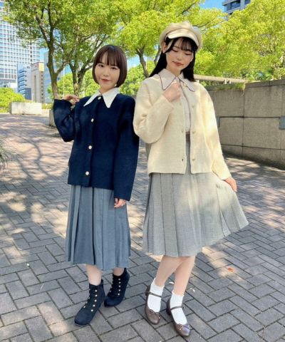 Left: off white×navy / 149cm Right: beige×red / 167cm