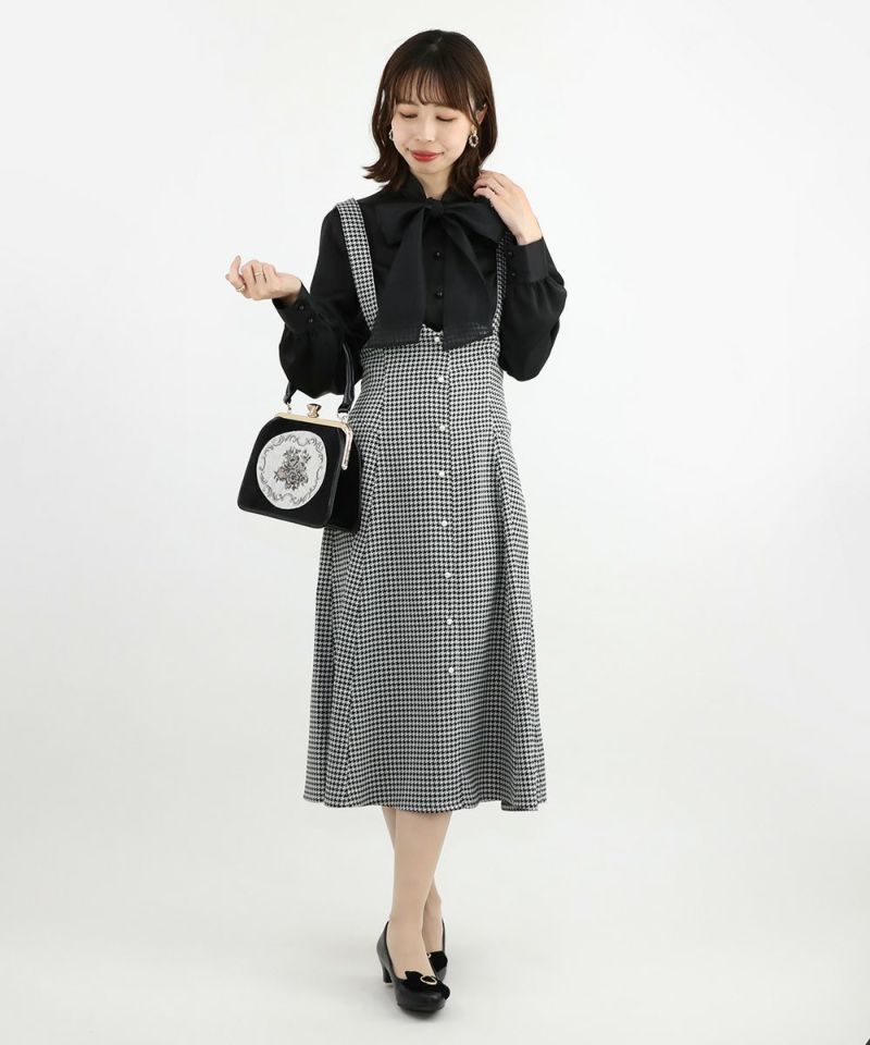 人気新品入荷 SHE ブラウス ボウタイ black Capel シートーキョー