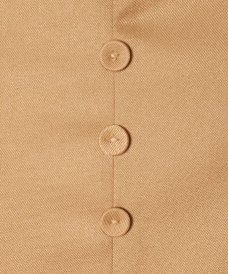 釦アップ（beige）
