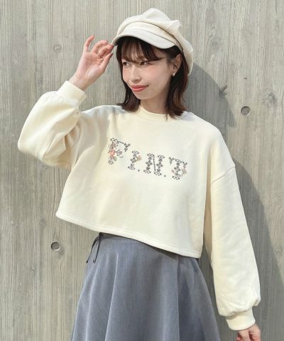 □ローズクロスステッチロゴプリントスウェットプルオーバー/F i.n.t [47AI02j007]