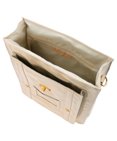 When the flap is opened (ivory)