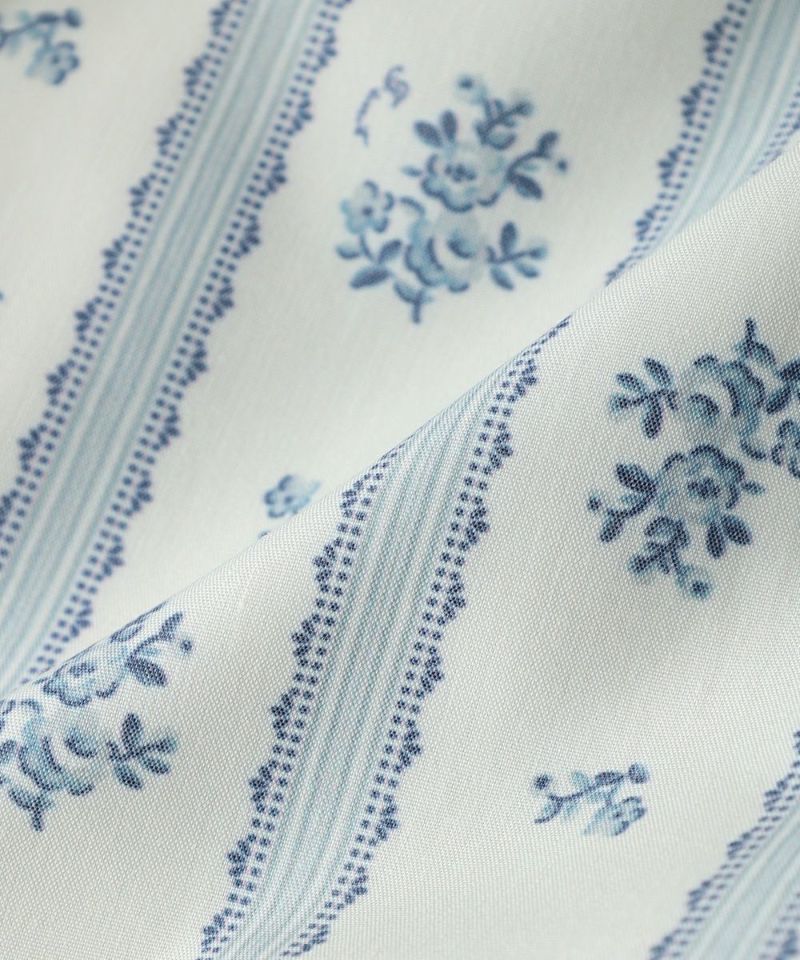 Fabric up (light blue x white)