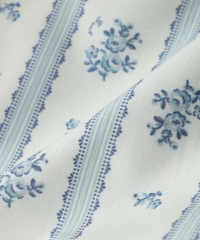 Fabric up (light blue x white)