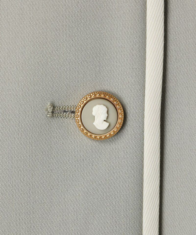 Cameo button (light green×white)