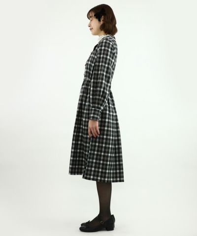 black×beige / 165cm / レーストップスとのレイヤード