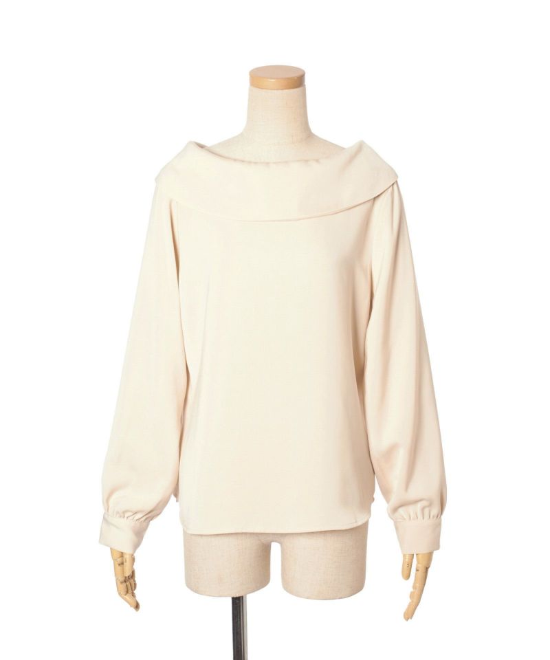 Collar turned back (light beige)