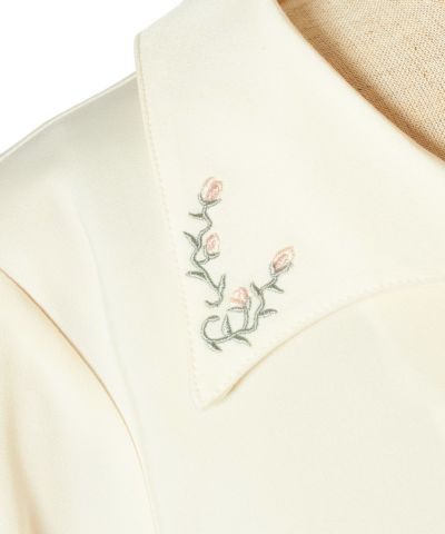 Embroidery up (off white)