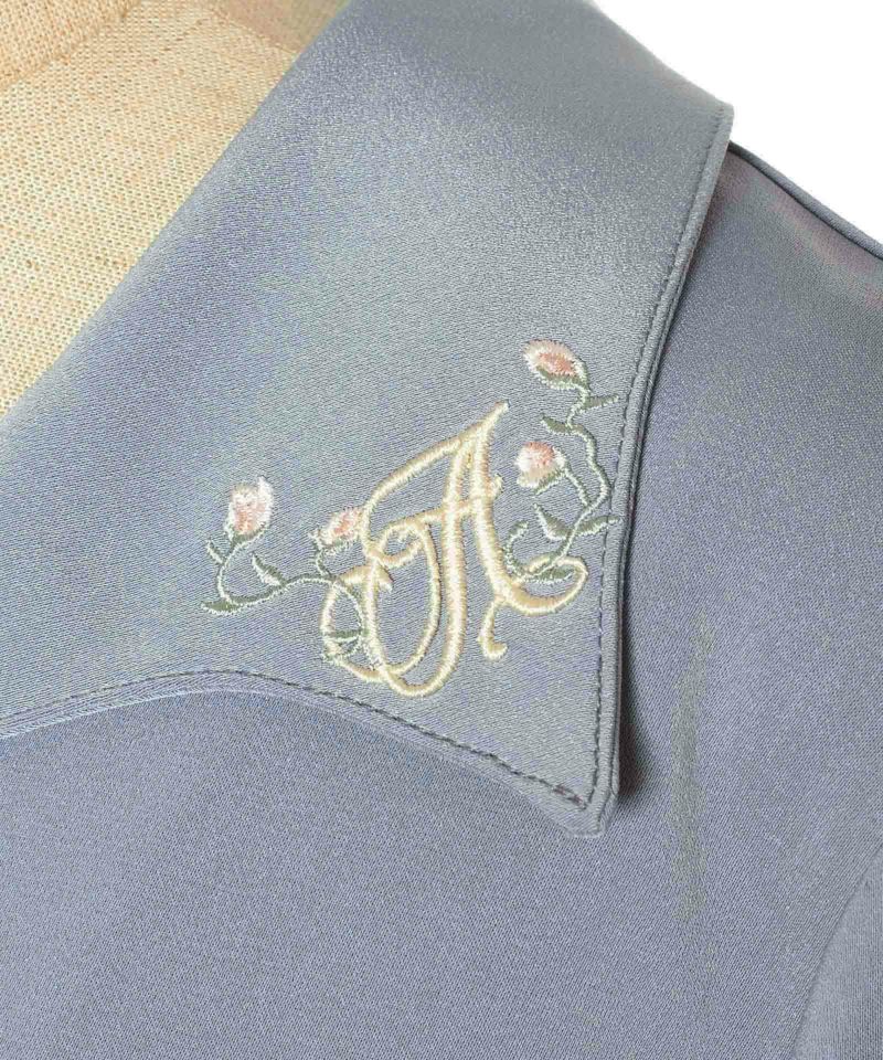Embroidery up (light blue)