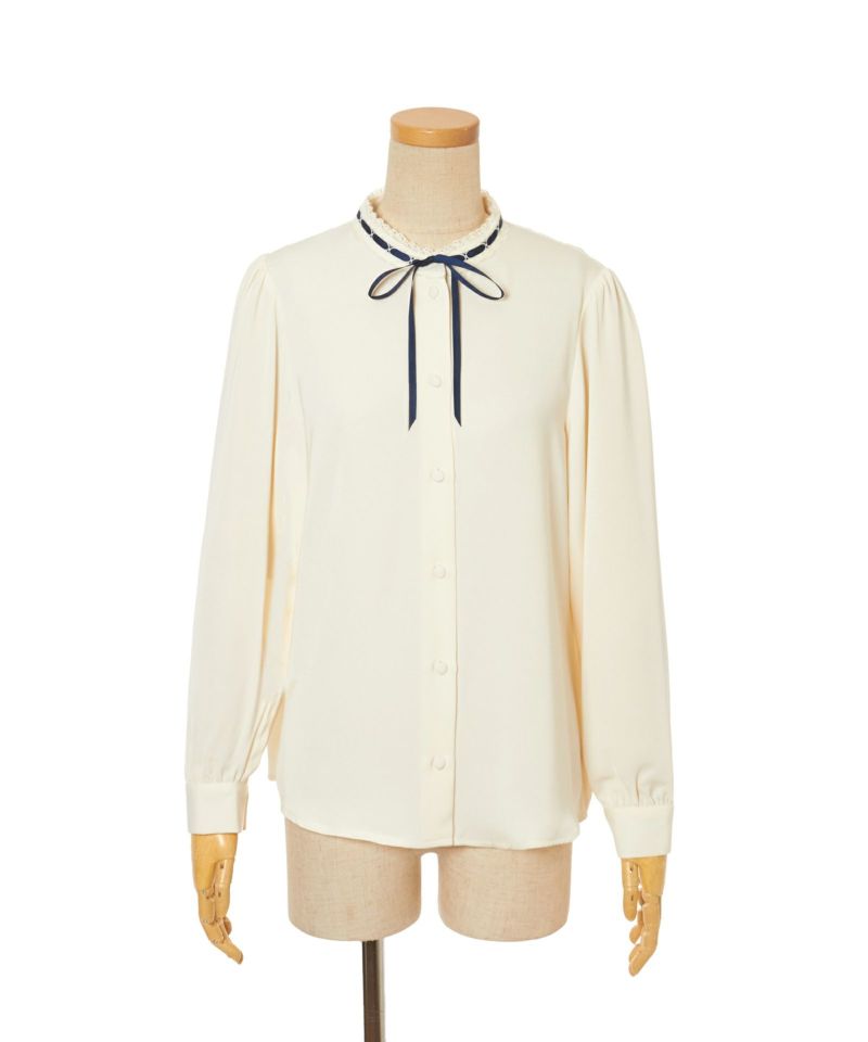 off white × navy